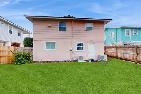 Property building, Day, Garden