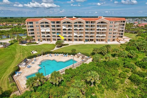 Property building, Day, Swimming pool, Swimming pool