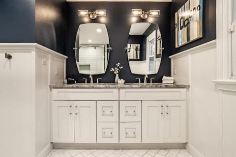 Broad Ripple Falcon Crestview Bungalow-Family Friendly House in Broad Ripple