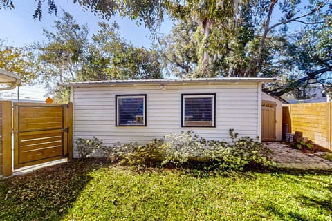 Property building, Day