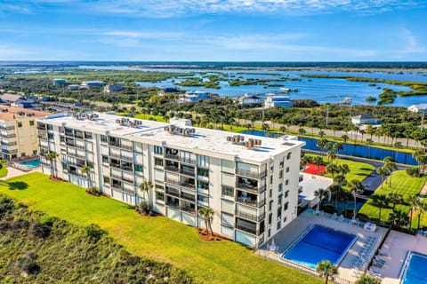Property building, Day, Bird's eye view