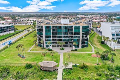 Property building, Day, Natural landscape, Bird's eye view, City view, Street view, Location