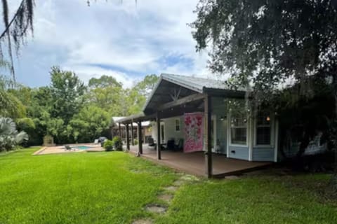 Property building, Day, Natural landscape, Garden
