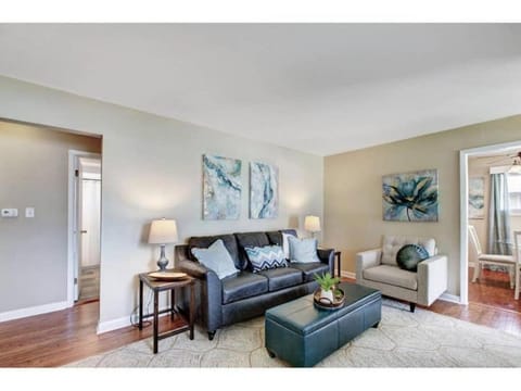 Spacious 4BR Near Convention Center-Family Friendly House in Perry Township