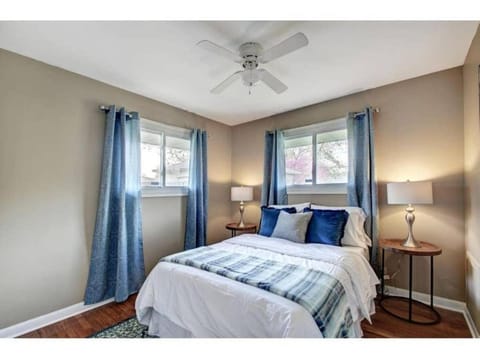 Spacious 4BR Near Convention Center-Family Friendly House in Perry Township