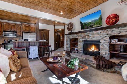 Abode at Black Bear 201 House in Deer Valley