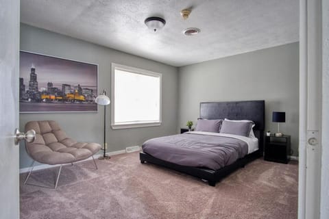 Childrens Musuem - Spacious - Free Parking- Family Friendly House in Indianapolis