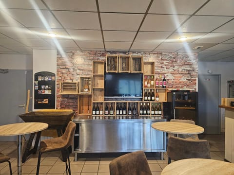 TV and multimedia, Lounge or bar