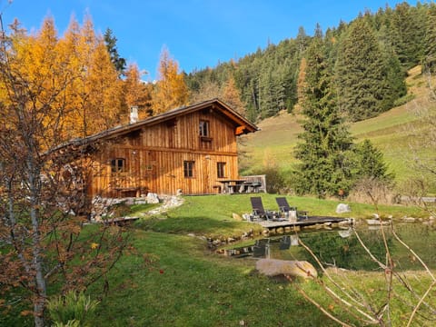 Property building, Garden, Balcony/Terrace, Garden view, Swimming pool