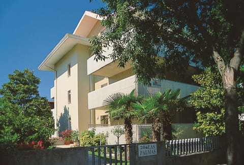 Property building, Garden, View (from property/room), Balcony/Terrace, Garden view