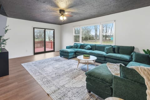 Luxury Home Near Grand Park and Wineries House in Westfield