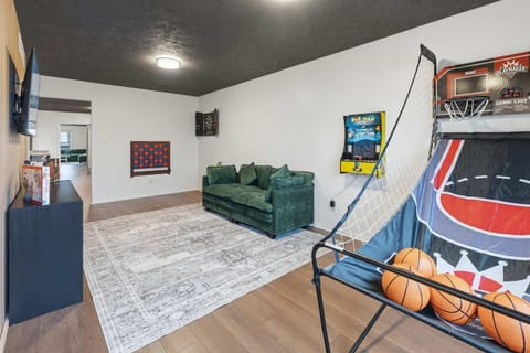 Luxury Home Near Grand Park and Wineries House in Westfield