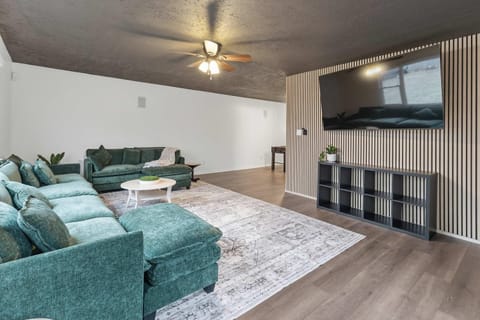 Luxury Home Near Grand Park and Wineries House in Westfield