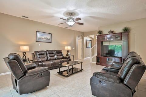 TV and multimedia, Living room, Seating area