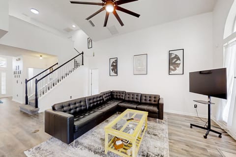 TV and multimedia, Living room, Seating area