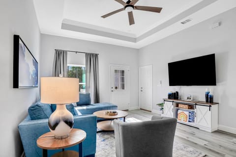 TV and multimedia, Living room, Seating area