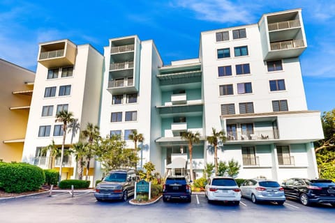 Property building, Day, Parking