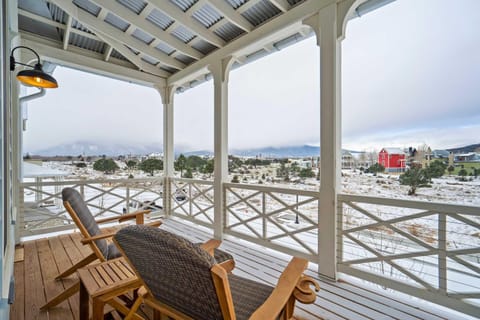 Bluebird Lookout Stunning South Main Mountain Home House in Buena Vista