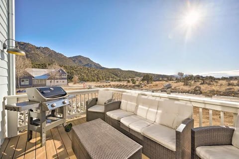 Bluebird Lookout Stunning South Main Mountain Home House in Buena Vista