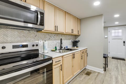 Less Than 3 Mi to Downtown Greenville! Convenient 2BR Home House in Greenville