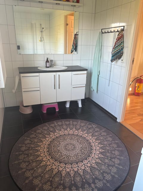 Soverom med enkelseng på vakre Senja Vacation rental in Nordland, Norway