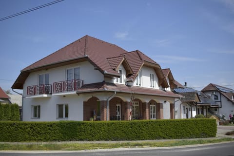 Property building, Spring