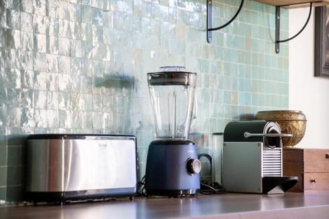 Coffee/tea facilities, toaster