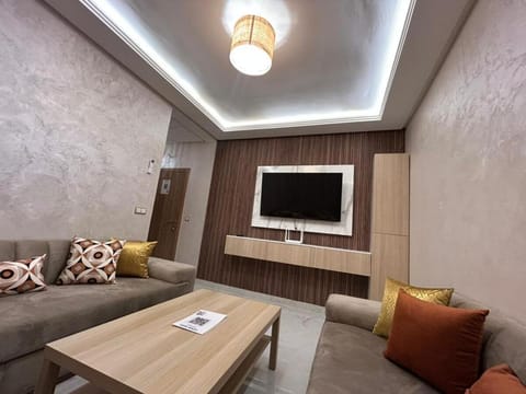 Communal lounge/ TV room, TV and multimedia, Living room, Evening entertainment