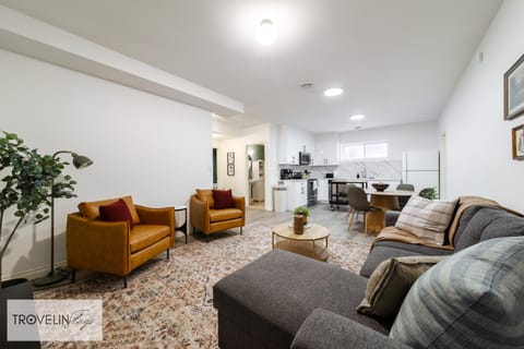 Bed, Kitchen or kitchenette, Living room