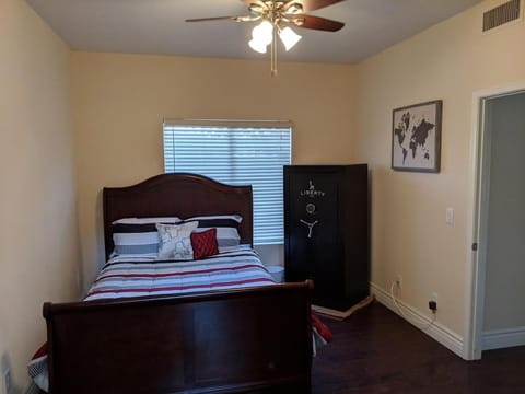 Mendoza Residence, our Great & Spacious Home in Southern Mesa House in Mesa