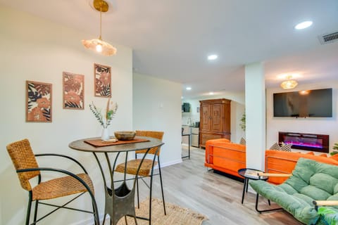 4 Mi to East Atlanta Village Chic Decatur Abode Apartment in Candler-McAfee