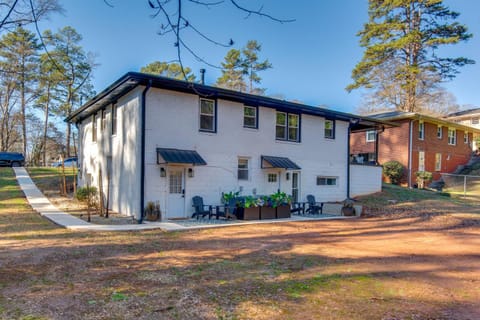 4 Mi to East Atlanta Village Chic Decatur Abode Apartment in Candler-McAfee