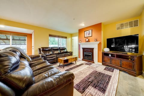 Pet-Friendly SeaTac Retreat 6 Mi to Puget Sound! House in SeaTac