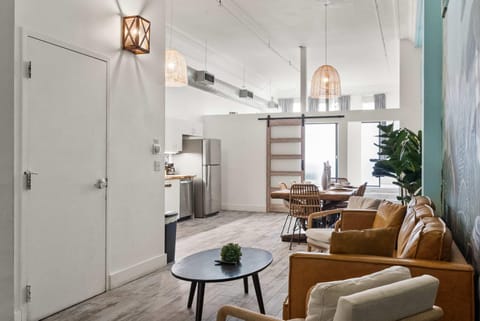 Downtown Gaslamp Getaway Stylish 4BR APT Apartment in Gaslamp Quarter