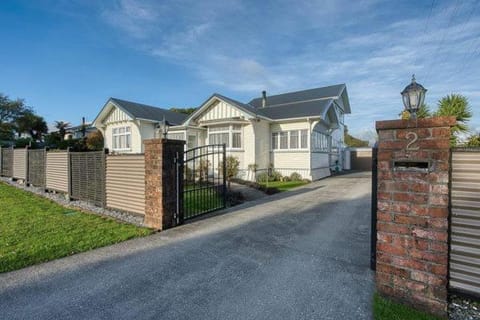 Property building, Day, Neighbourhood, Street view
