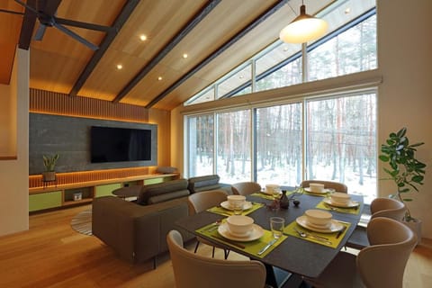 Living room, Dining area, Evening entertainment