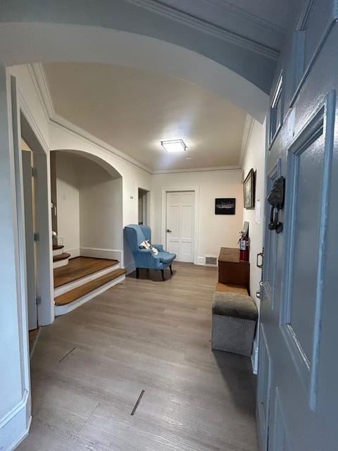 Vancouver Budget Stay - Airport 10 Min - Free Parking & Fast WiFi Vacation rental in Vancouver