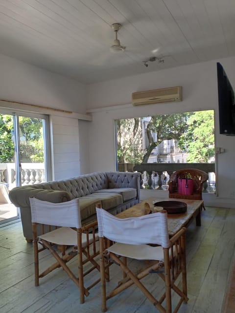 Communal lounge/ TV room, Balcony/Terrace, Living room
