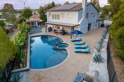 Entire Private Home with 5 Bedrooms 4 Bathrooms 3000 Sq ft Villa, Pool, Hot Tub, Nature, Garage, Winery, Available Now Villa in Fallbrook