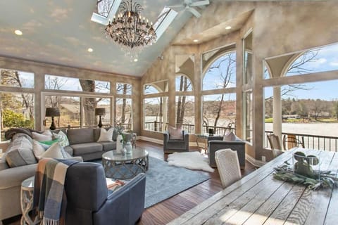 The SaugaBuck House - River Front Lux Home with Hot Tub - Family Friendly House in Saugatuck