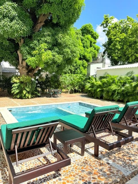 Day, Garden, Garden view, Pool view, Swimming pool, sunbed