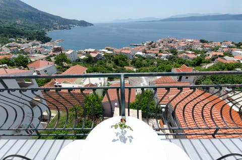 Balcony/Terrace, City view
