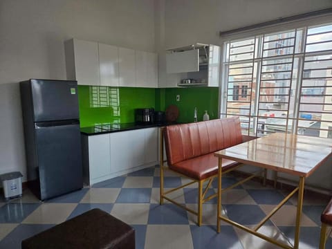 Kitchen or kitchenette, Living room, Seating area, Dining area, pet friendly, stove