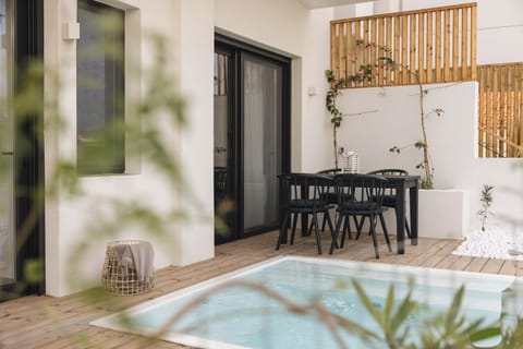 Patio, Dining area, Pool view
