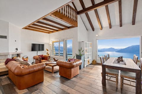 Natural landscape, Living room, Seating area, Dining area, Mountain view