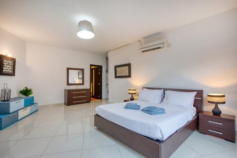 Bright, modern & spacious 3 bedroom apartment MMIC1-1 Apartment in Sliema