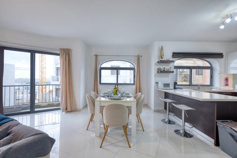Bright, modern & spacious 3 bedroom apartment MMIC1-1 Apartment in Sliema
