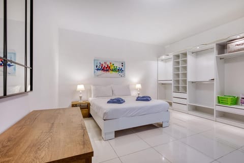 Bright, modern & spacious 3 bedroom apartment MMIC1-1 Apartment in Sliema