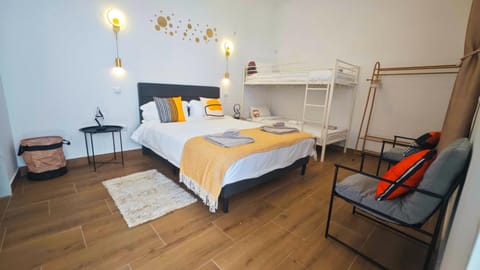 Bed, Photo of the whole room, Bedroom, air conditioner