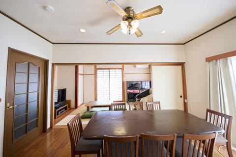 TV and multimedia, Living room, Dining area